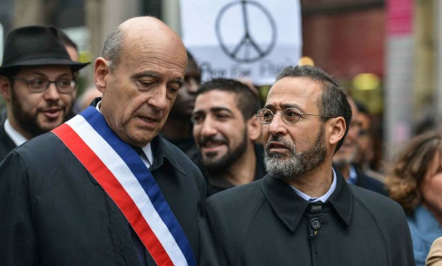 ob_02ac47_alain-juppe-et-tarek-oubrou.jpg